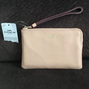 NEW COACH Wristlet